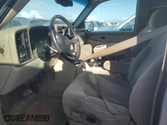 2001 Chevrolet Suburban LS z VIN 3GNEC16T91G243685, wystawiony jako Copart lot #76985874 z przebiegiem Nie podano mil oraz Nie do naprawy • Non repairable. Historia ofert i sprzedaży dostępna na DreamBid. Obrazek 7.