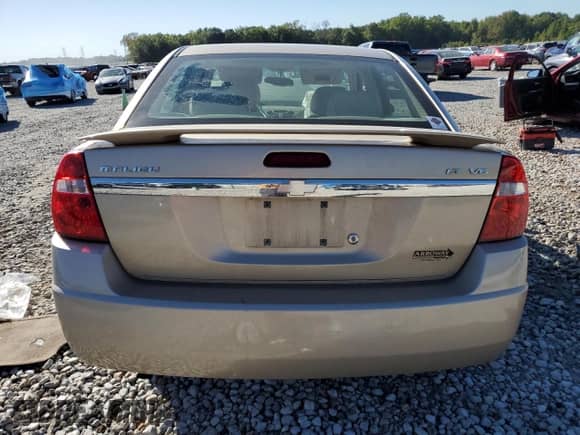 2004 Chevrolet Malibu LT z VIN 1G1ZU54844F233917, wystawiony jako Copart lot #73341514 z przebiegiem Nie podano mil oraz Szkoda całkowita • Salvage title. Historia ofert i sprzedaży dostępna na DreamBid. Obrazek 6.