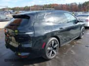 ✅ 2022 BMW iX xDrive50 • VIN: WB523CF04NCK84422 • Lot: 43535492. Wystawiony na IAAI z przebiegiem 42 152 mil. Bezpłatny archiwum sprzedaży aukcyjnych z USA i szczegółowy raport historii pojazdu na DreamBid. Zdjęcie 4.