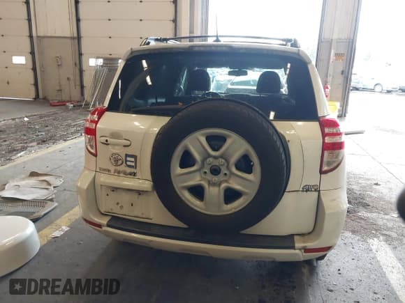 ✅ 2010 Toyota RAV4 Limited • VIN: 2T3DF4DV6AW070189 • Lot: 40824725. Listed on IAAI with 92,294 mi. Free auction sales archive from the USA and detailed vehicle history report at DreamBid. Image 17.