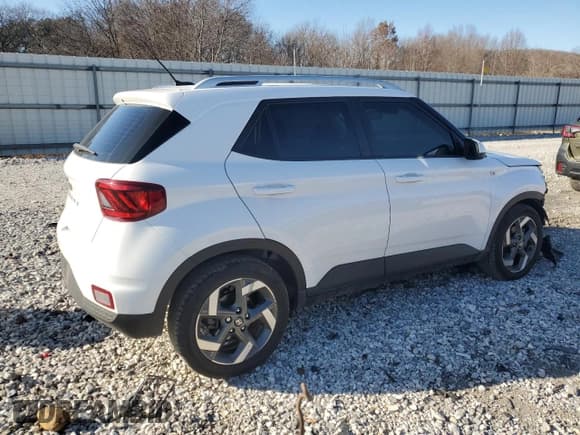 ✅ 2023 Hyundai Venue SEL • VIN: KMHRC8A37PU233796 • Lot: 85819424. Listed on Copart with 9,947 mi. Free auction sales archive from the USA and detailed vehicle history report at DreamBid. Image 3.