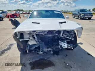2018 Dodge Challenger T/A z VIN 2C3CDZBT8JH305132, wystawiony jako Copart lot #85124185 z przebiegiem 81 633 mil mil oraz Szkoda całkowita • Salvage title. Historia ofert i sprzedaży dostępna na DreamBid. Obrazek 5.