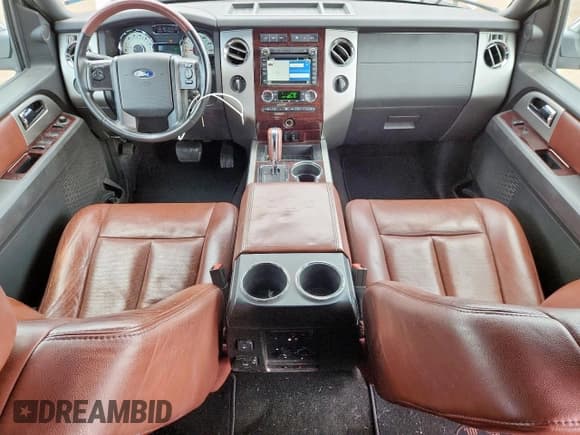 ✅ 2014 Ford Expedition King Ranch • VIN: 1FMJU1J50EEF65380 • Lot: 64017655. Wystawiony na Copart z przebiegiem 207 485 mil. Bezpłatny archiwum sprzedaży aukcyjnych z USA i szczegółowy raport historii pojazdu na DreamBid. Zdjęcie 8.