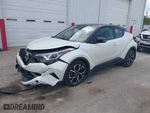✅ 2019 Toyota C-HR Limited • VIN: NMTKHMBX3KR095980 • Лот: 43487573. Опубликован ранее на IAAI с пробегом 126 892 миль. Бесплатный доступ к архиву аукционных продаж из США и подробный отчёт об истории автомобиля на DreamBid. Изображение 2.