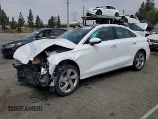 ✅ 2022 Audi A3 Premium • VIN: WAUAUDGY4NA041953 • Lot: 59619665. Wystawiony na Copart z przebiegiem 35 360 mil. Bezpłatny archiwum sprzedaży aukcyjnych z USA i szczegółowy raport historii pojazdu na DreamBid. Zdjęcie 1.