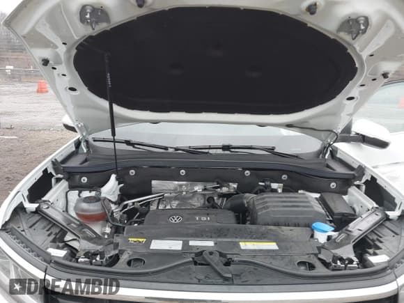 ✅ 2023 Volkswagen Atlas SE • VIN: 1V2DP2CA5PC551707 • Lot: 41176917. Wystawiony na IAAI z przebiegiem 16 512 mil. Bezpłatny archiwum sprzedaży aukcyjnych z USA i szczegółowy raport historii pojazdu na DreamBid. Zdjęcie 10.