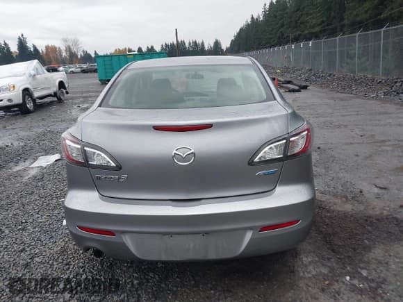 ✅ 2013 Mazda 3 i Sport • VIN: JM1BL1UP9D1846639 • Lot: 43693464. Wystawiony na IAAI z przebiegiem 95 060 mil. Bezpłatny archiwum sprzedaży aukcyjnych z USA i szczegółowy raport historii pojazdu na DreamBid. Zdjęcie 16.