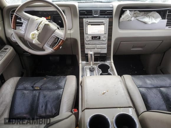 ✅ 2008 Lincoln Navigator • VIN: 5LMFL28528LJ19894 • Lot: 47608635. Listed on Copart with 250,569 mi. Free auction sales archive from the USA and detailed vehicle history report at DreamBid. Image 8.