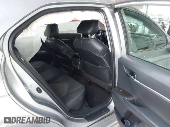 2022 Toyota Camry SE z VIN 4T1G11AK2NU651062, wystawiony jako IAAI lot #42473429 z przebiegiem 46 906 mil mil oraz . Historia ofert i sprzedaży dostępna na DreamBid. Obrazek 8.