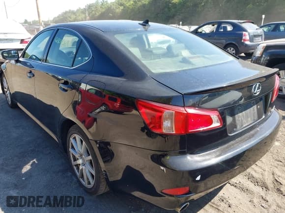 ✅ 2011 Lexus IS 250 • VIN: JTHCF5C26B5049035 • Lot: 42804063. Listed on IAAI with 246,361 mi. Free auction sales archive from the USA and detailed vehicle history report at DreamBid. Image 3.