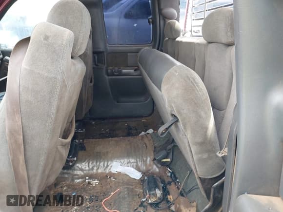 ✅ 2004 Chevrolet Silverado 1500 LS • VIN: 2GCEC19T041193650 • Lot: 42926558. Listed on IAAI with 196,719 mi. Free auction sales archive from the USA and detailed vehicle history report at DreamBid. Image 8.