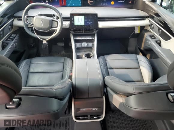 ✅ 2024 Lincoln Nautilus Premiere • VIN: 5LMPJ8J48RJ873734 • Lot: 67728175. Listed on Copart with 9,652 mi. Free auction sales archive from the USA and detailed vehicle history report at DreamBid. Image 8.