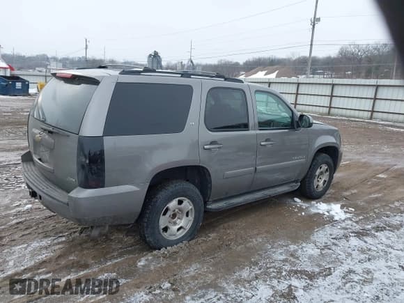 ✅ 2007 Chevrolet Tahoe LT • VIN: 1GNFK13077J395957 • Lot: 43887316. Wystawiony na IAAI z przebiegiem Nie podano. Bezpłatny archiwum sprzedaży aukcyjnych z USA i szczegółowy raport historii pojazdu na DreamBid. Zdjęcie 4.
