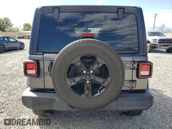 ✅ 2021 Jeep Wrangler Unlimited Sport Altitude • VIN: 1C4HJXDN4MW856337 • Лот: 81764995. Опубликован ранее на Copart с пробегом 77 572 миль. Бесплатный доступ к архиву аукционных продаж из США и подробный отчёт об истории автомобиля на DreamBid. Изображение 6.