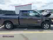 2024 Ram 1500 SLT z VIN 1C6RR6GG9RS135957, wystawiony jako IAAI lot #42376753 z przebiegiem 28 240 mil mil oraz . Historia ofert i sprzedaży dostępna na DreamBid. Obrazek 12.