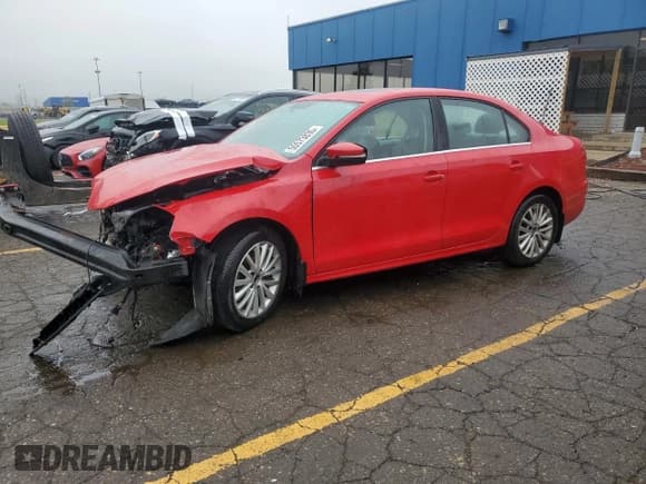 ✅ 2011 Volkswagen Jetta SEL • VIN: 3VWLZ7AJ7BM366988 • Lot: 55573835. Listed on Copart with 135,112 mi. Free auction sales archive from the USA and detailed vehicle history report at DreamBid. Image 1.