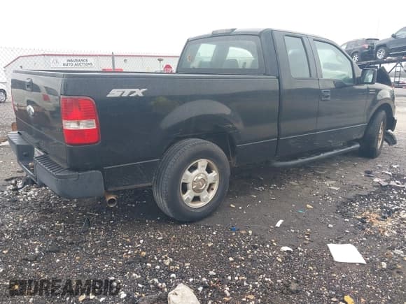 ✅ 2008 Ford F-150 STX • VIN: 1FTRX12W58KD27262 • Lot: 43737658. Wystawiony na IAAI z przebiegiem 133 999 mil. Bezpłatny archiwum sprzedaży aukcyjnych z USA i szczegółowy raport historii pojazdu na DreamBid. Zdjęcie 4.