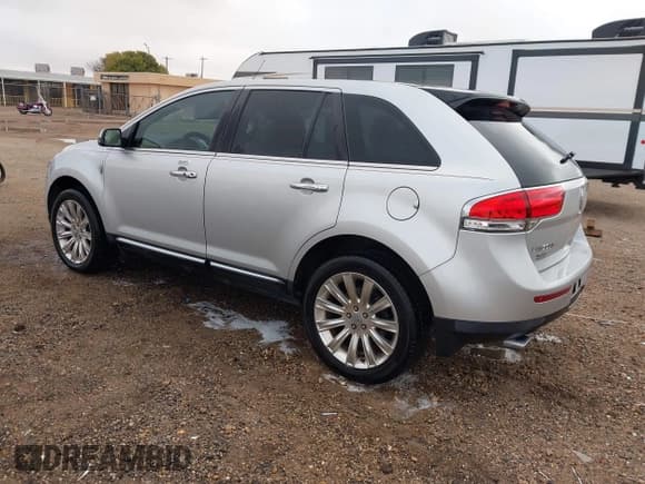 ✅ 2012 Lincoln MKX • VIN: 2LMDJ8JK6CBL03025 • Lot: 43538219. Wystawiony na IAAI z przebiegiem 72 684 mil. Bezpłatny archiwum sprzedaży aukcyjnych z USA i szczegółowy raport historii pojazdu na DreamBid. Zdjęcie 3.