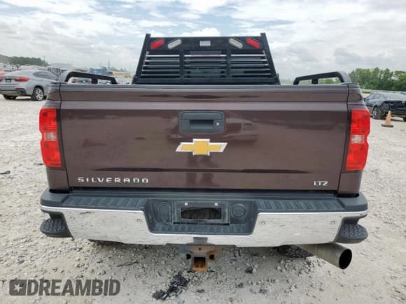 ✅ 2016 Chevrolet Silverado 2500HD LTZ • VIN: 1GC1KWE87GF132342 • Lot: 63491245. Wystawiony na Copart z przebiegiem 330 596 mil. Bezpłatny archiwum sprzedaży aukcyjnych z USA i szczegółowy raport historii pojazdu na DreamBid. Zdjęcie 6.