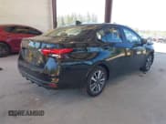 ✅ 2023 Nissan Versa SV • VIN: 3N1CN8EV3PL833339 • Lot: 43064165. Wystawiony na IAAI z przebiegiem 41 008 mil. Bezpłatny archiwum sprzedaży aukcyjnych z USA i szczegółowy raport historii pojazdu na DreamBid. Zdjęcie 4.