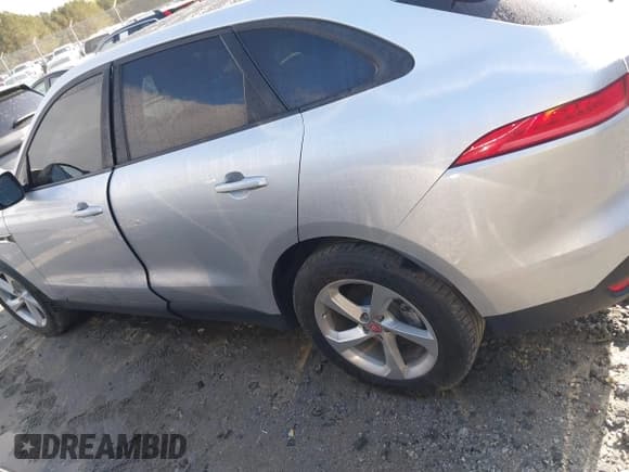 ✅ 2018 Jaguar F-Pace 30t Premium • VIN: SADCJ2GX3JA203652 • Lot: 41909457. Listed on IAAI with 99,675 mi. Free auction sales archive from the USA and detailed vehicle history report at DreamBid. Image 14.