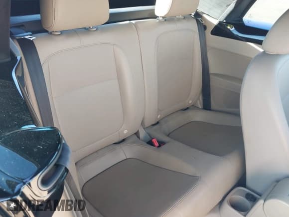 ✅ 2013 Volkswagen Beetle 2.0T • VIN: 3VW7T7AT4DM830908 • Lot: 43499204. Wystawiony na IAAI z przebiegiem 89 580 mil. Bezpłatny archiwum sprzedaży aukcyjnych z USA i szczegółowy raport historii pojazdu na DreamBid. Zdjęcie 8.