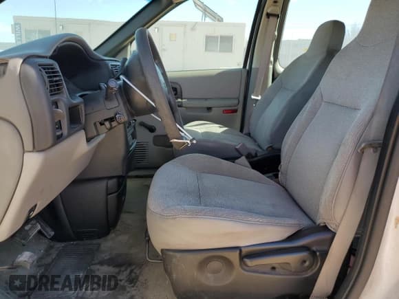 ✅ 2002 Chevrolet Venture Value 1SV • VIN: 1GNDU23E82D308626 • Lot: 46749535. Listed on Copart with 176,976 mi. Free auction sales archive from the USA and detailed vehicle history report at DreamBid. Image 7.