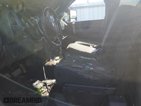 ✅ 2008 Chevrolet Silverado 2500HD 1LT • VIN: 1GCHK29698E172784 • Lot: 56011495. Wystawiony na Copart z przebiegiem Nie podano. Bezpłatny archiwum sprzedaży aukcyjnych z USA i szczegółowy raport historii pojazdu na DreamBid. Zdjęcie 7.