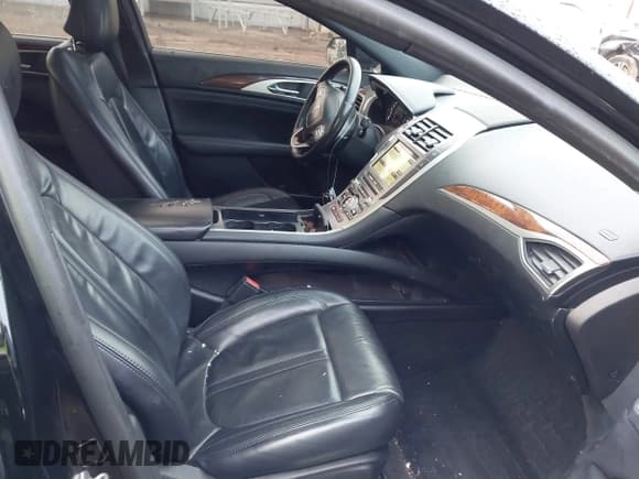 ✅ 2017 Lincoln MKZ Select • VIN: 3LN6L5D94HR663120 • Lot: 43550365. Wystawiony na IAAI z przebiegiem 134 224 mil. Bezpłatny archiwum sprzedaży aukcyjnych z USA i szczegółowy raport historii pojazdu na DreamBid. Zdjęcie 5.