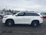 ✅ 2017 Toyota Highlander XLE • VIN: 5TDJZRFH1HS426753 • Лот: 43399130. Опубликован ранее на IAAI с пробегом 120 275 миль. Бесплатный доступ к архиву аукционных продаж из США и подробный отчёт об истории автомобиля на DreamBid. Изображение 14.