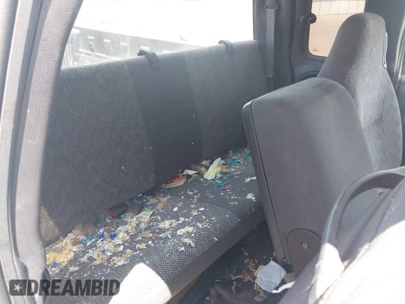 ✅ 2001 Dodge 1500 • VIN: 3B7HC13Y21G718471 • Lot: 42558873. Listed on IAAI with 265,209 mi. Free auction sales archive from the USA and detailed vehicle history report at DreamBid. Image 8.