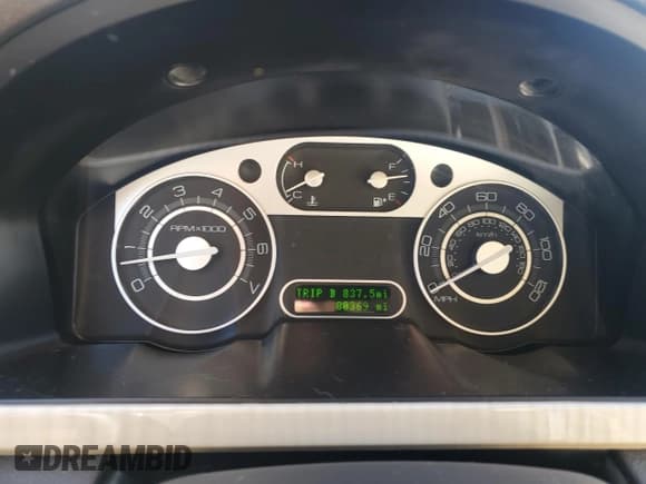 ✅ 2009 Mercury Sable Premier • VIN: 1MEHM42W59G628722 • Lot: 79642074. Wystawiony na Copart z przebiegiem 80 369 mil. Bezpłatny archiwum sprzedaży aukcyjnych z USA i szczegółowy raport historii pojazdu na DreamBid. Zdjęcie 9.