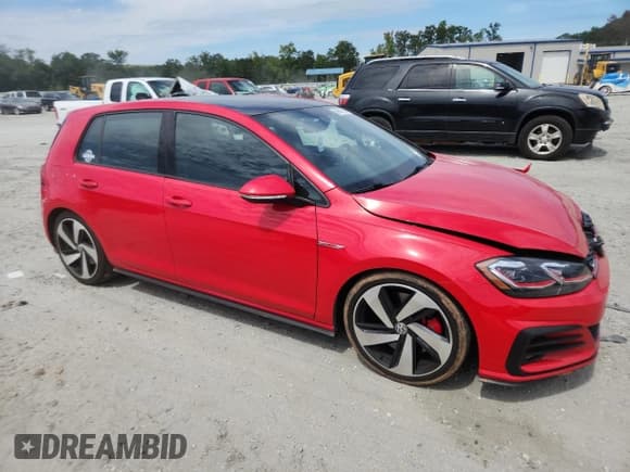 ✅ 2018 Volkswagen Golf GTI S • VIN: 3VW547AU0JM267235 • Lot: 69916085. Wystawiony na Copart z przebiegiem 110 261 mil. Bezpłatny archiwum sprzedaży aukcyjnych z USA i szczegółowy raport historii pojazdu na DreamBid. Zdjęcie 4.