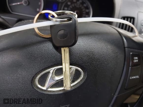 ✅ 2011 Hyundai Elantra GLS • VIN: KMHDB8AEXBU092827 • Lot: 43457292. Listed on IAAI with 165,951 mi. Free auction sales archive from the USA and detailed vehicle history report at DreamBid. Image 11.