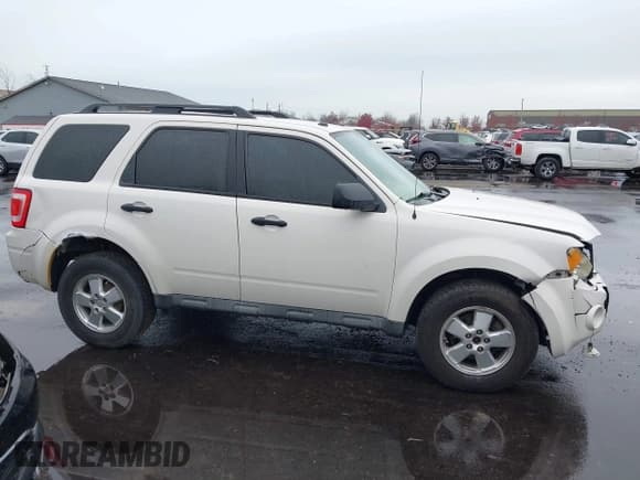 ✅ 2011 Ford Escape XLT • VIN: 1FMCU9DG7BKB99550 • Лот: 43732542. Опубликован ранее на IAAI с пробегом 176 035 миль. Бесплатный доступ к архиву аукционных продаж из США и подробный отчёт об истории автомобиля на DreamBid. Изображение 13.