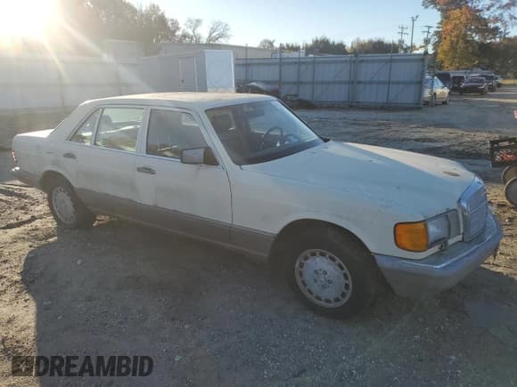 ✅ 1986 Mercedes-Benz 420 SEL • VIN: WDBCA35D3GA200123 • Lot: 81694694. Listed on Copart with 135,481 mi. Free auction sales archive from the USA and detailed vehicle history report at DreamBid. Image 4.