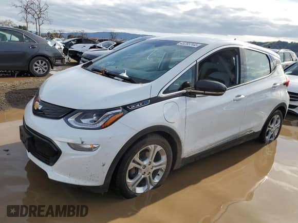 2020 Chevrolet Bolt EV LT z VIN 1G1FW6S00L4109377, wystawiony jako Copart lot #45285744 z przebiegiem 18 617 mil mil oraz . Historia ofert i sprzedaży dostępna na DreamBid. Obrazek 1.