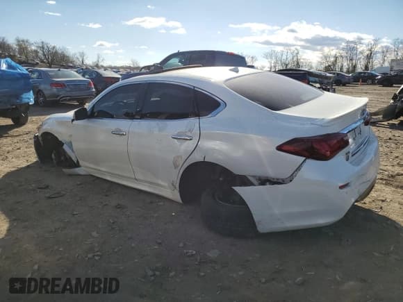 ✅ 2015 Infiniti Q70 • VIN: JN1BY1AR0FM561887 • Лот: 82846014. Опубликован ранее на Copart с пробегом 88 252 миль. Бесплатный доступ к архиву аукционных продаж из США и подробный отчёт об истории автомобиля на DreamBid. Изображение 2.