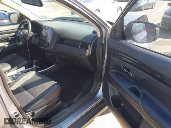 2017 Mitsubishi Outlander SE с VIN JA4AZ3A35HZ029290, выставлен на аукционе IAAI как лот 41747978 с пробегом 103 914 миль миль и . История ставок и продаж доступна на DreamBid. Изображение 5.