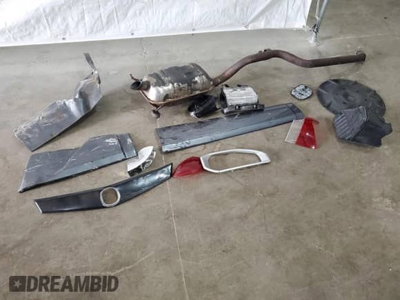 2005 Hyundai Santa Fe GLS с VIN KM8SC73E85U945466, выставлен на аукционе Copart как лот 72215174 с пробегом 119 999 миль миль и На запчасти • Non repairable. История ставок и продаж доступна на DreamBid. Изображение 13.