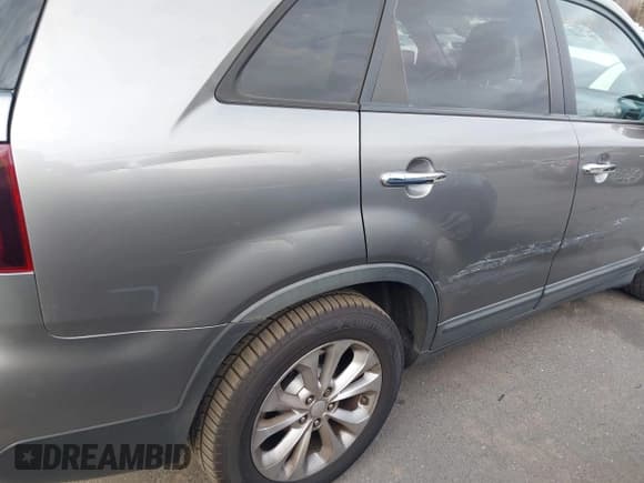 ✅ 2014 Kia Sorento EX • VIN: 5XYKUDA77EG524120 • Lot: 43898218. Listed on IAAI with 110,122 mi. Free auction sales archive from the USA and detailed vehicle history report at DreamBid. Image 12.