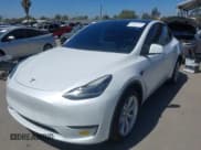 ✅ 2022 Tesla Model Y Long Range • VIN: 7SAYGDEE6NF423753 • Lot: 43165902. Wystawiony na IAAI z przebiegiem 52 678 mil. Bezpłatny archiwum sprzedaży aukcyjnych z USA i szczegółowy raport historii pojazdu na DreamBid. Zdjęcie 20.