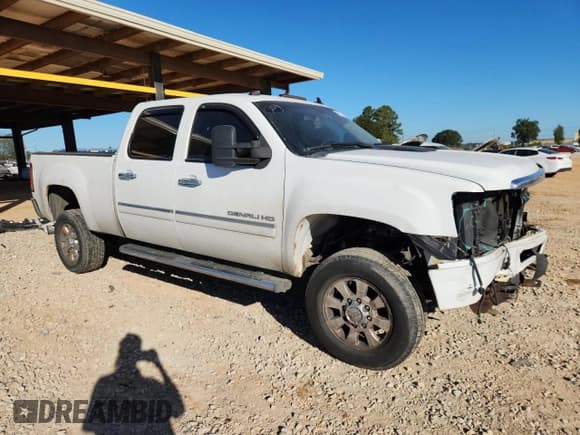 ✅ 2012 GMC Sierra 2500HD Denali • VIN: 1GT125E81CF158973 • Lot: 85135795. Wystawiony na Copart z przebiegiem 173 560 mil. Bezpłatny archiwum sprzedaży aukcyjnych z USA i szczegółowy raport historii pojazdu na DreamBid. Zdjęcie 4.