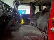 ✅ 2023 Jeep Wrangler Sahara • VIN: 1C4HJXEN9PW695048 • Лот: 95701765. Опубликован ранее на Copart с пробегом 62 693 миль. Бесплатный доступ к архиву аукционных продаж из США и подробный отчёт об истории автомобиля на DreamBid. Изображение 7.