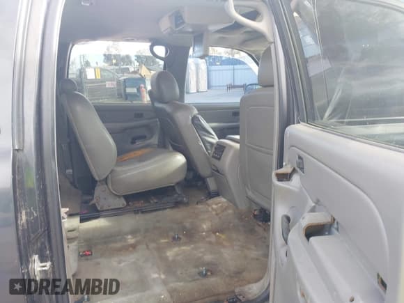 ✅ 2004 Chevrolet Suburban LT • VIN: 3GNEC16T64G278981 • Лот: 41507356. Опубликован ранее на IAAI с пробегом 181 155 миль. Бесплатный доступ к архиву аукционных продаж из США и подробный отчёт об истории автомобиля на DreamBid. Изображение 8.