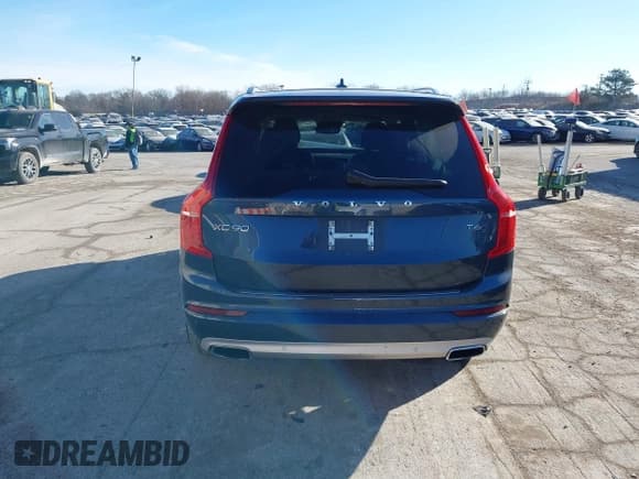 ✅ 2021 Volvo XC90 Momentum • VIN: YV4A221K4M1710669 • Lot: 41417490. Listed on IAAI with 52,236 mi. Free auction sales archive from the USA and detailed vehicle history report at DreamBid. Image 17.