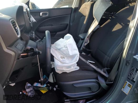 ✅ 2024 Hyundai Venue Limited • VIN: KMHRC8A33RU324132 • Lot: 82332224. Listed on Copart with Not provided. Free auction sales archive from the USA and detailed vehicle history report at DreamBid. Image 7.