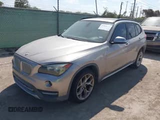 ✅ 2013 BMW X1 28i • VIN: WBAVM1C51DVW44121 • Lot: 43500116. Wystawiony na IAAI z przebiegiem 128 998 mil. Bezpłatny archiwum sprzedaży aukcyjnych z USA i szczegółowy raport historii pojazdu na DreamBid. Zdjęcie 2.