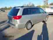 2005 Toyota Sienna LE z VIN 5TDZA23C55S326516, wystawiony jako IAAI lot #43476821 z przebiegiem 117 254 mil mil oraz . Historia ofert i sprzedaży dostępna na DreamBid. Obrazek 4.