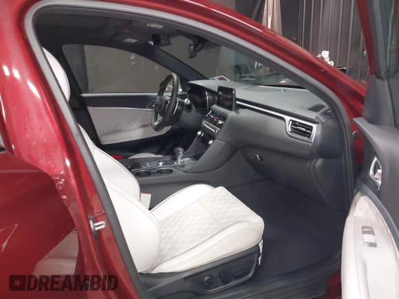 ✅ 2024 Genesis G70 Sport Advanced • VIN: KMTG54SE4RU141094 • Lot: 41557169. Listed on IAAI with 5,776 mi. Free auction sales archive from the USA and detailed vehicle history report at DreamBid. Image 5.